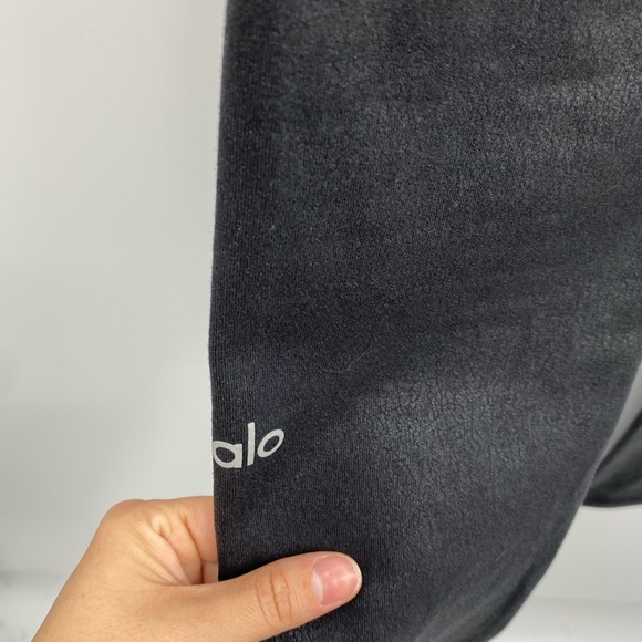 ALO Cracked Liquid Air Brushed Legging Medium - Picture 7 of 8